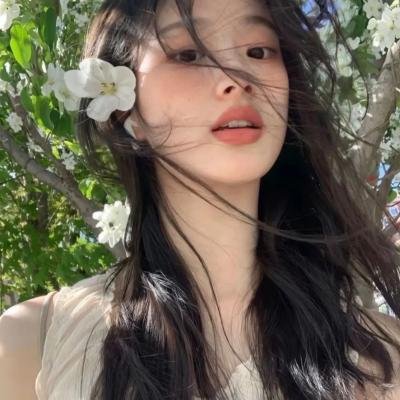 小姑娘艾萝依